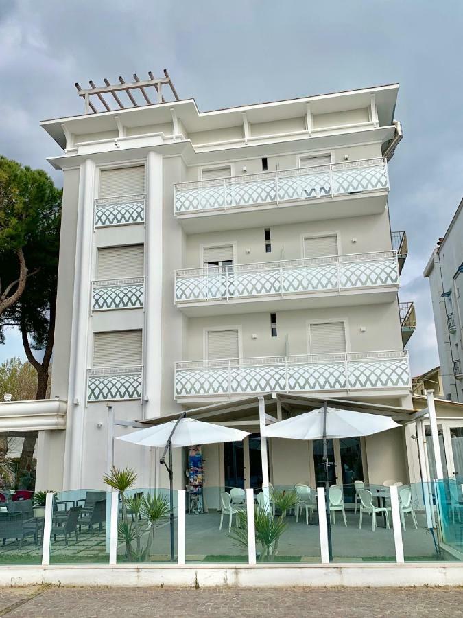 Hotel Vela D'Oro Riccione Buitenkant foto